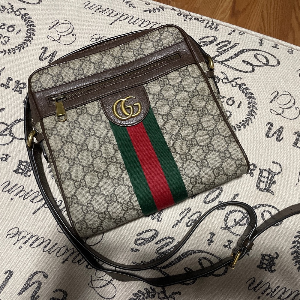Gucci messenger bag